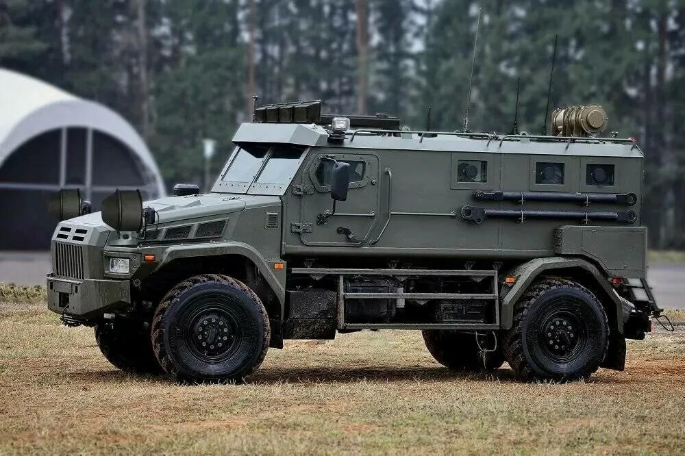 Автомобили военного назначения. Броневик КАМАЗ-43501 патруль. КАМАЗ-43501 «патруль». Броневик КАМАЗ-43502 «патруль». Бронеавтомобиль ,,патруль,, Астейс.