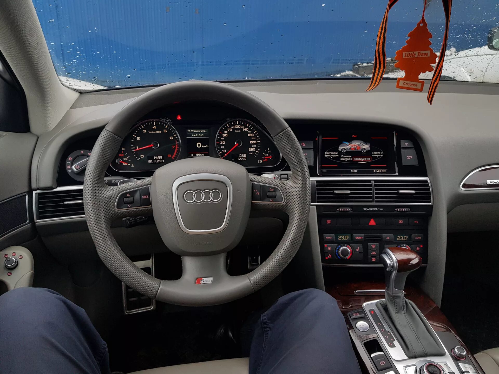 Торпеда ауди а6. Audi q7 панель. Audi a6 c6 2006 панель. Audi q7 2007 панель. Ауди q7 2007 торпеда.