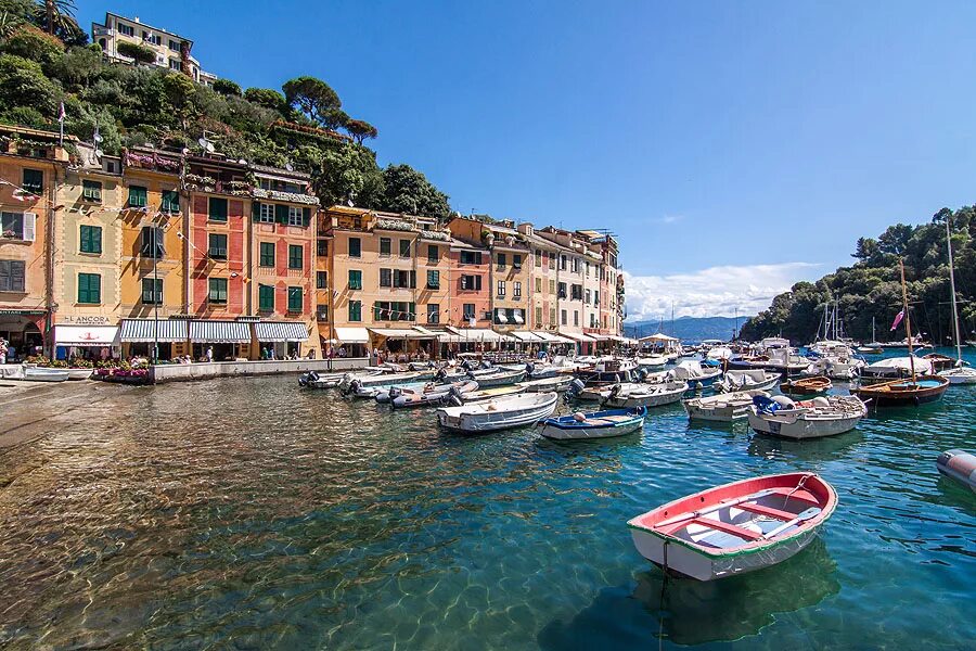 Западная лигурия портофино. Портофино рыбацкий городок. Улочки портофино италия. Портофино италия фото. Курорт портофино.