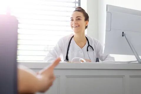 Пациент входить