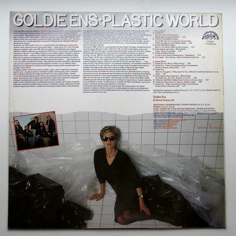 Plastic world песня. Plastic world is. Goldie ins 1986 слушать. Пластиковая планета. Пластик в океане слоган.