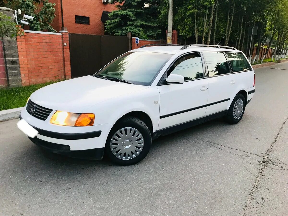 2000 год на продажу. VW Passat b5 2000. Фольксваген Пассат универсал 2000. Фольцваген Пасат 2000года. Volkswagen Passat b5 универсал 2000.