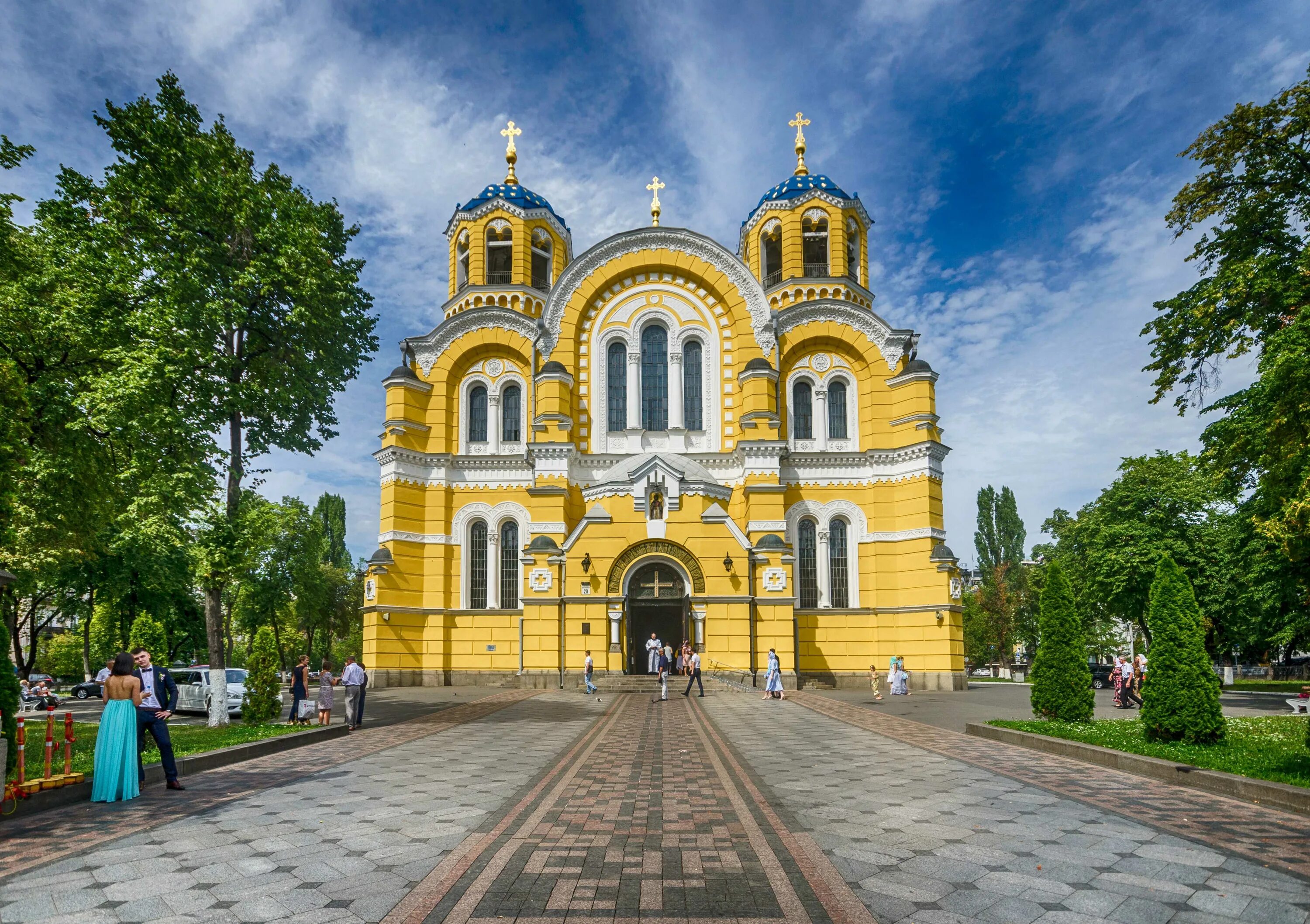 Храм владимира киевского. Церкви в киеве фото. Владимирская церковь киев. Владимирская церковь киев. Церковь владимира в киеве.