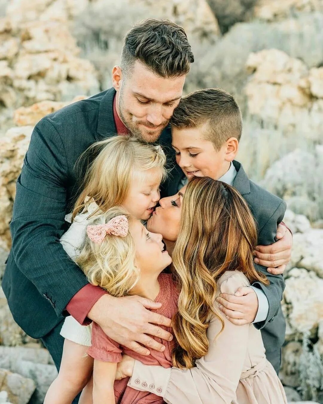 Здоровье у всей семьи фотографии. Чертеж tele acoustasonic. Семья здоровье счастье. Счастливая семья. Дети с родителями.