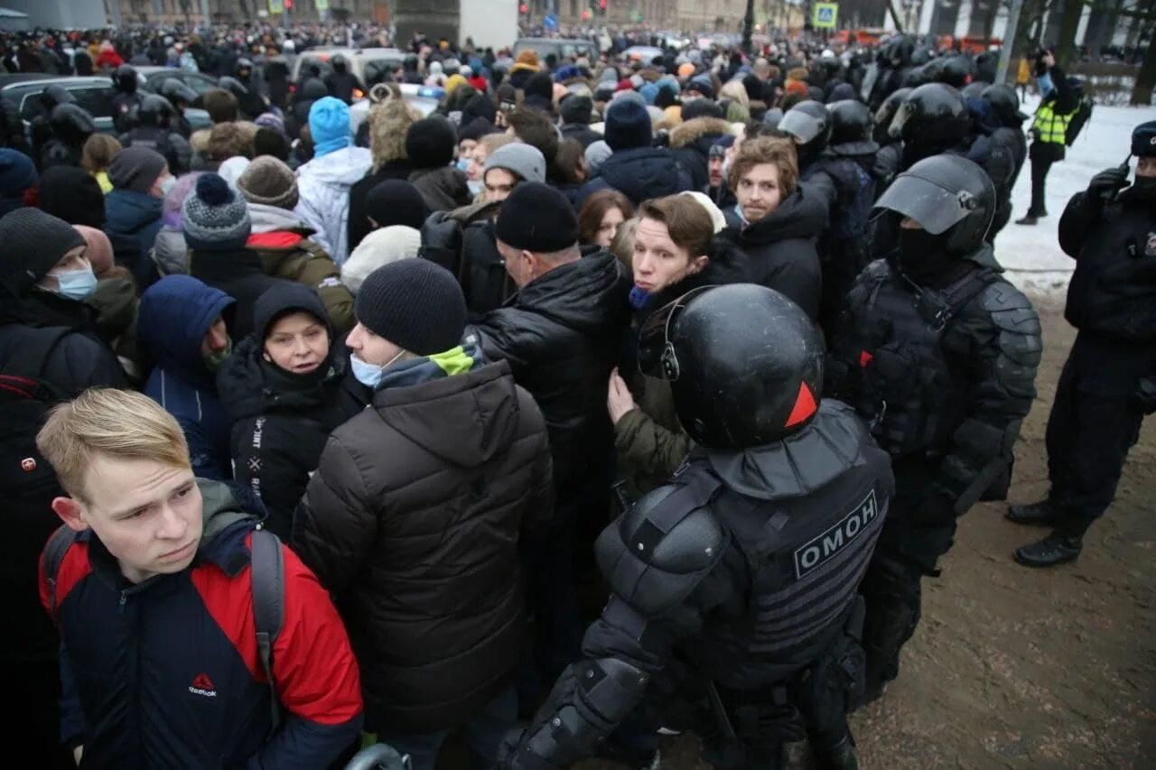 Митинг. Митинг Навального СПБ. Митинг свободу Навальному. Митинг Сенатская. Митинг в спб навальный