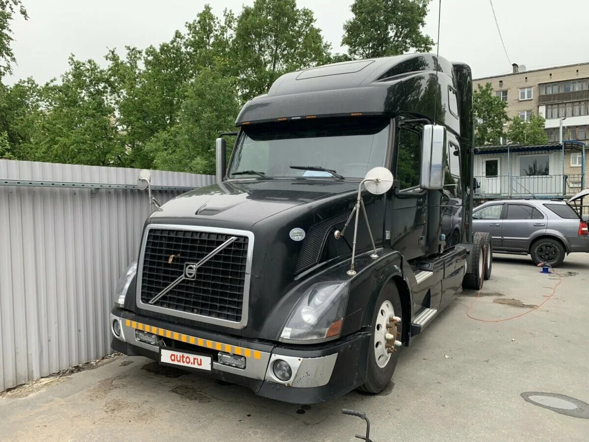 Вольво внл 780 б у. Volvo внл volvo vnl 780. Volvo vnl 780 рефрижератор. Volvo vnl 780 2003 из дагестане. Тягач вольво внл 780.
