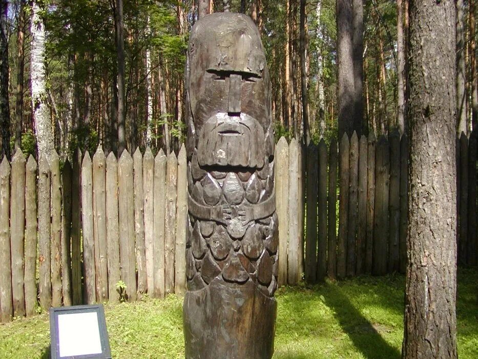 Фигурки славянских богов. Как называется бог дерева. Славянские чуры сварог. Славянские идолы перун. Как называется бог дерева.