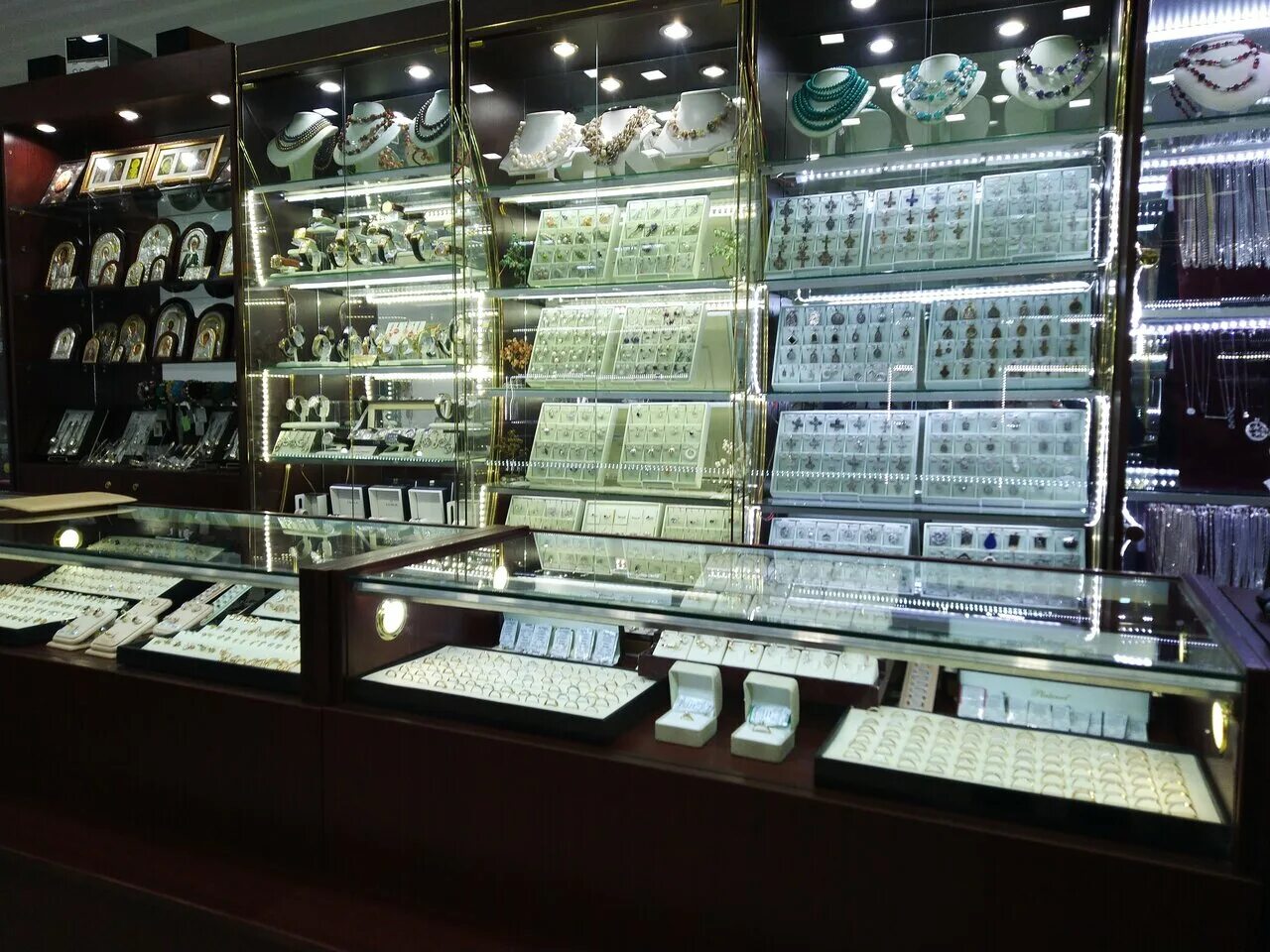 Ювелирный завод. Юбилейная 9 новоуральск. Ювелирные новоуральск. Ювелирные новоуральск. Ювелирные украшения.