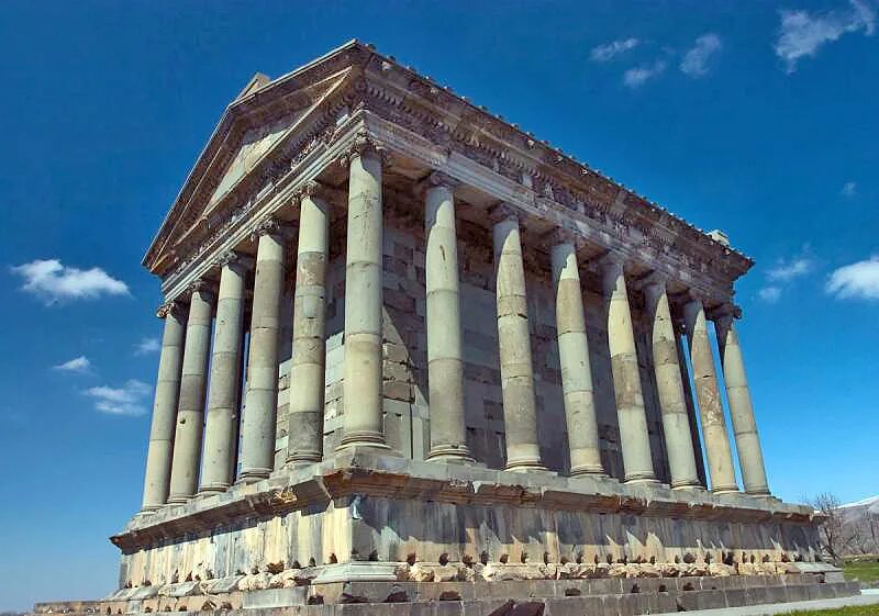 Периптер в архитектуре. Храм периптер древняя греция. Периптер в архитектуре. Периптер в архитектуре древней греции. Архитектура греция периптер.