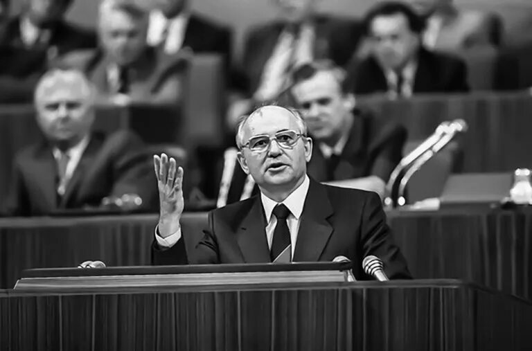Съезд цк кпсс 1986. Xxiv съезд кпсс (1971. Брежнев леонид цк кпсс. Съезд кпсс брежнев. Президиум цк кпсс 1953.