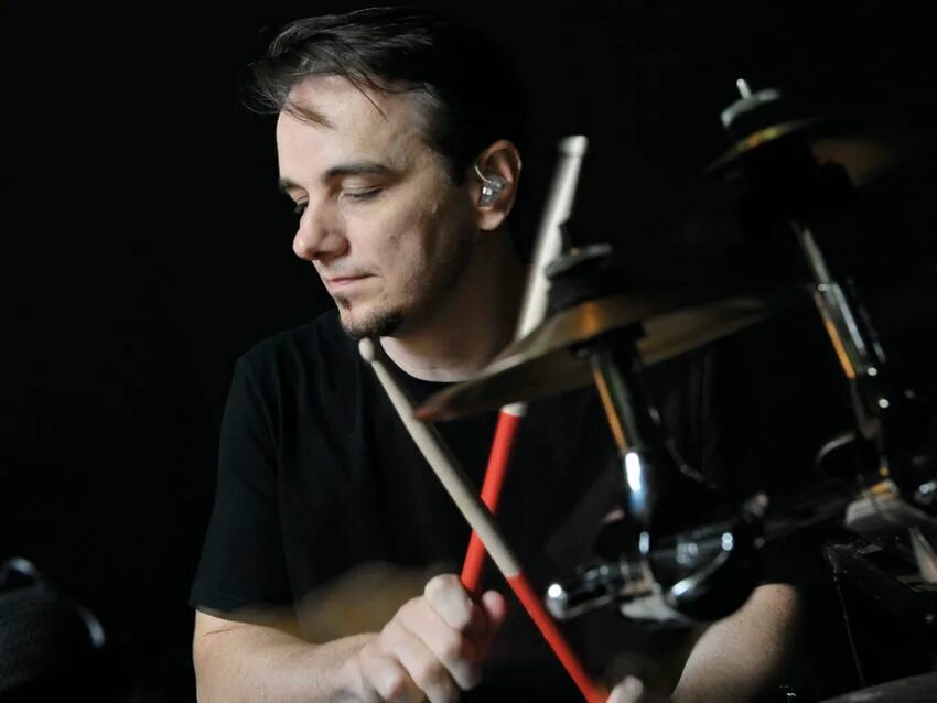 Ильгиз юнусов барабанщик биография. Gavin Harrison. Gavin Richard Harrison. Gavin Harrison Drumheads. Ли Харрисон барабанщик.