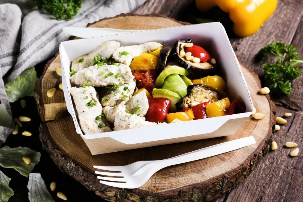 Боул с микрозеленью. Стильная еда. Food trends. Тренды еды 2021. Food trends.