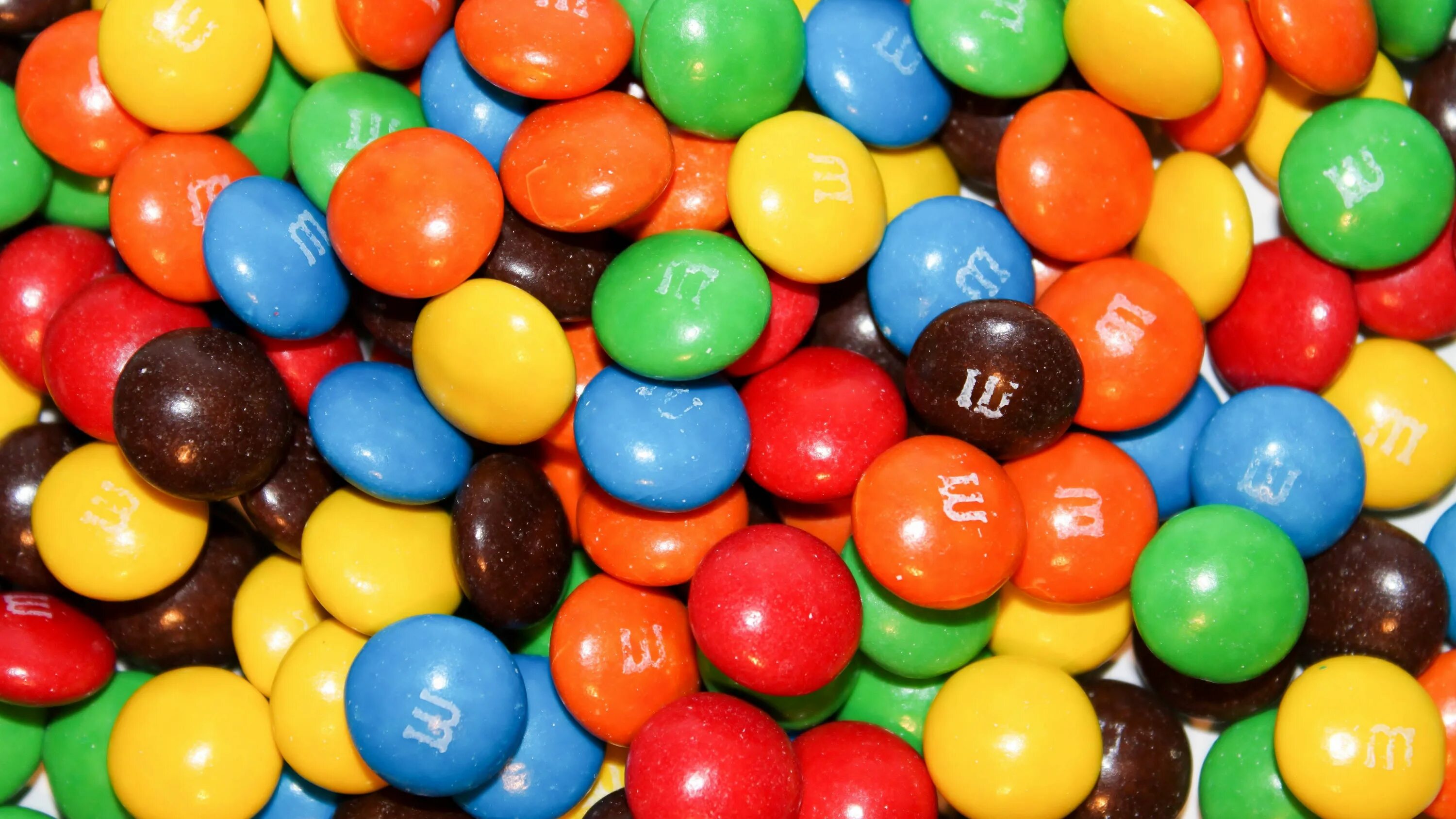 драже m&m's 130г шоколад. драже m&m арахис maxi 70гр. M s конфеты. M m драже. M m драже.