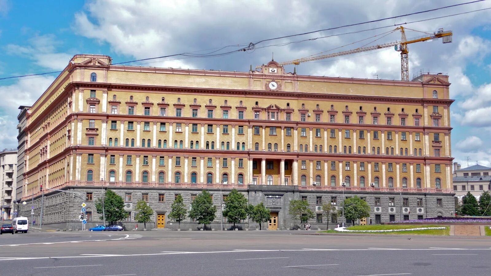 Здание КГБ на Лубянке. Здание НКВД на Лубянке. Здание органов госбезопасности на Лубянке. Работник лубянки 6 букв