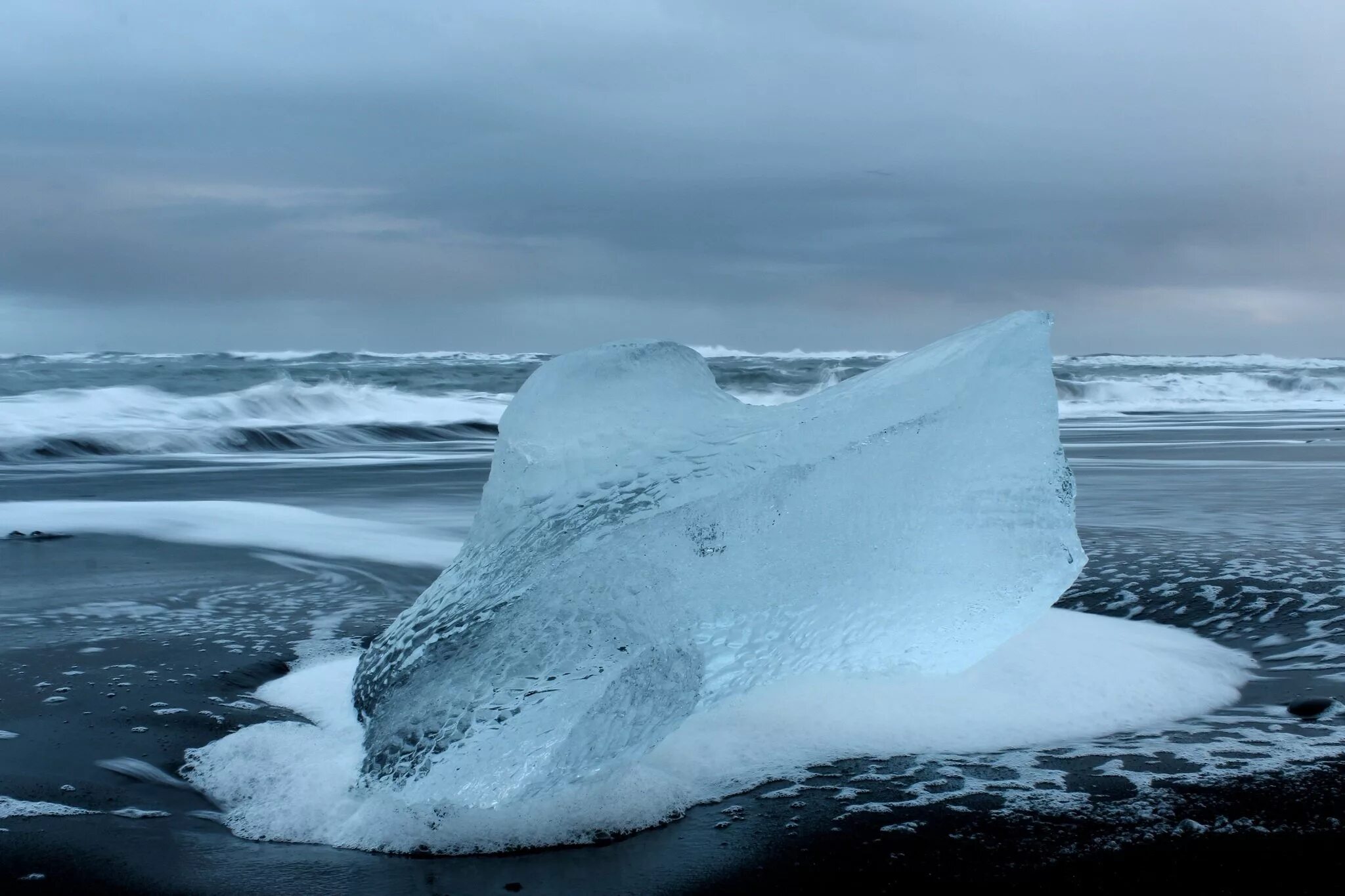 Ледяная волна. Ледники Арктики. Айсберг. Лед. Cold waves