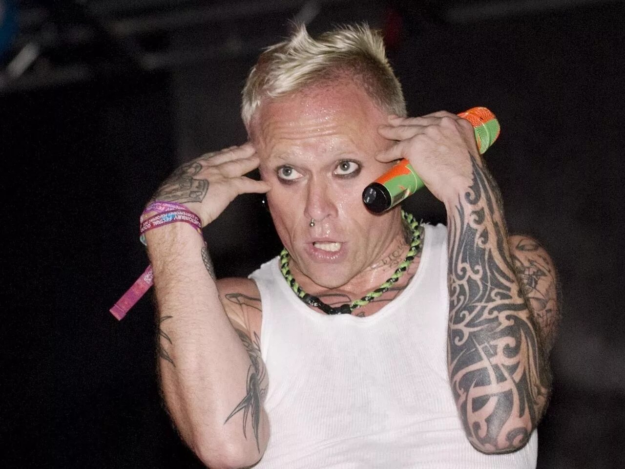 Под флинт. Солист продиджи кейт флинт. the prodigy кит флинт. keith flint 2005. keith flint 2006.