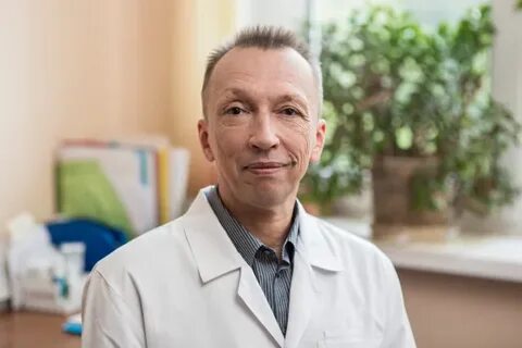 Где принимает профессор
