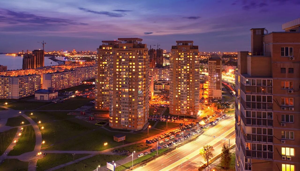 ночной город хабаровск. ночной хабаровск. ночная набережная хабаровск. хабаровск с высоты птичьего полета. набережная хабаровск ночью.