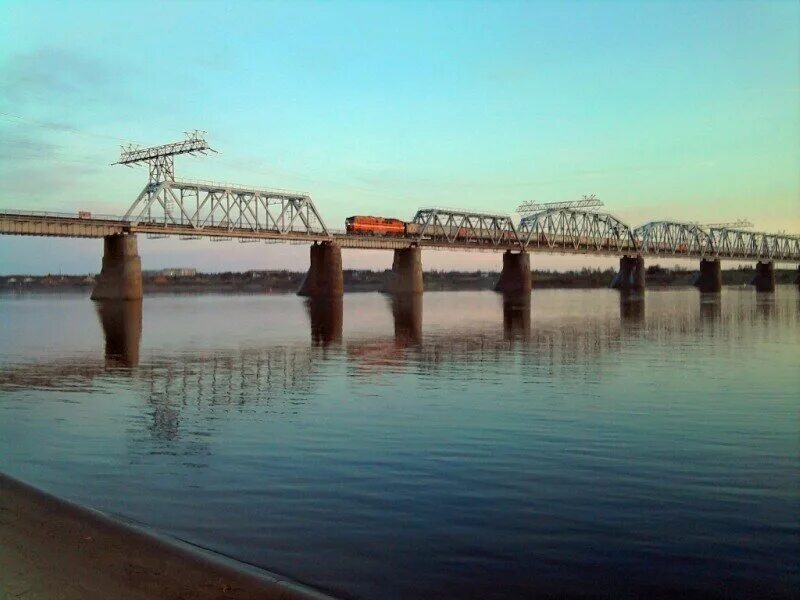 Мост через реку печора республика коми. Жд мост печора. Мост через реку печора республика коми. Усинск железнодорожный мост. Жд мост через реку печора.
