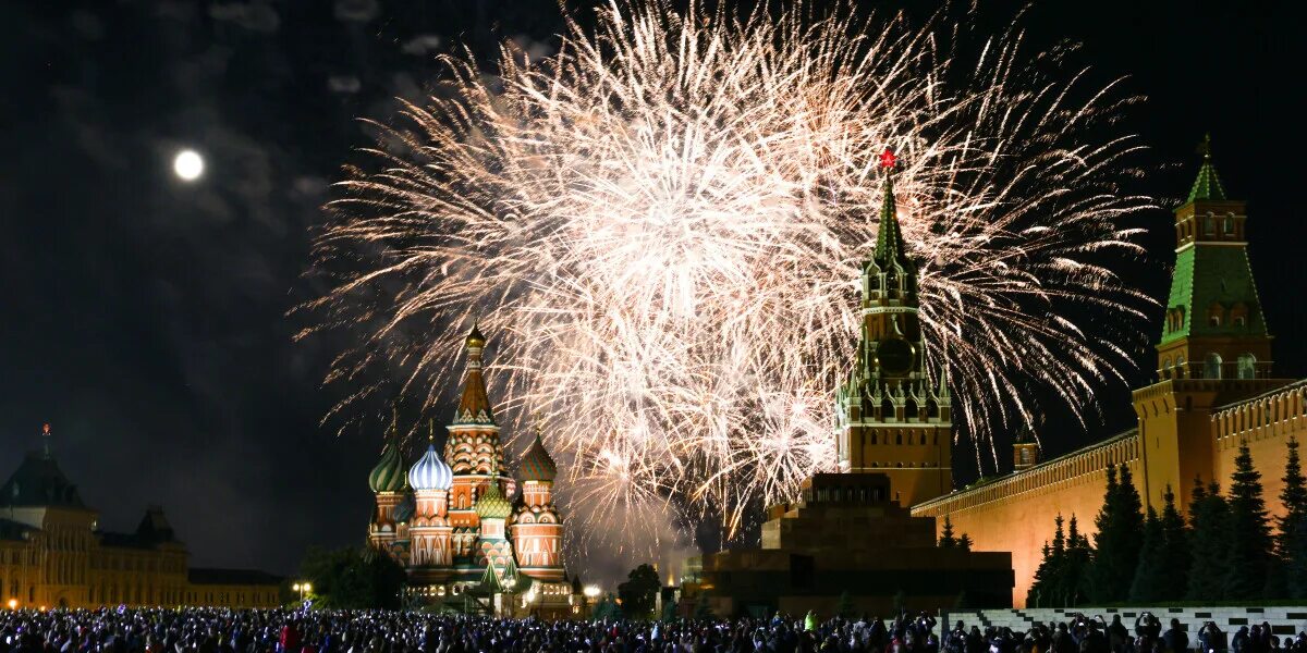 Салют в Москве. Кремль салют. Ночная Москва салют. Новогодний салют в Москве. Ли салют в москве