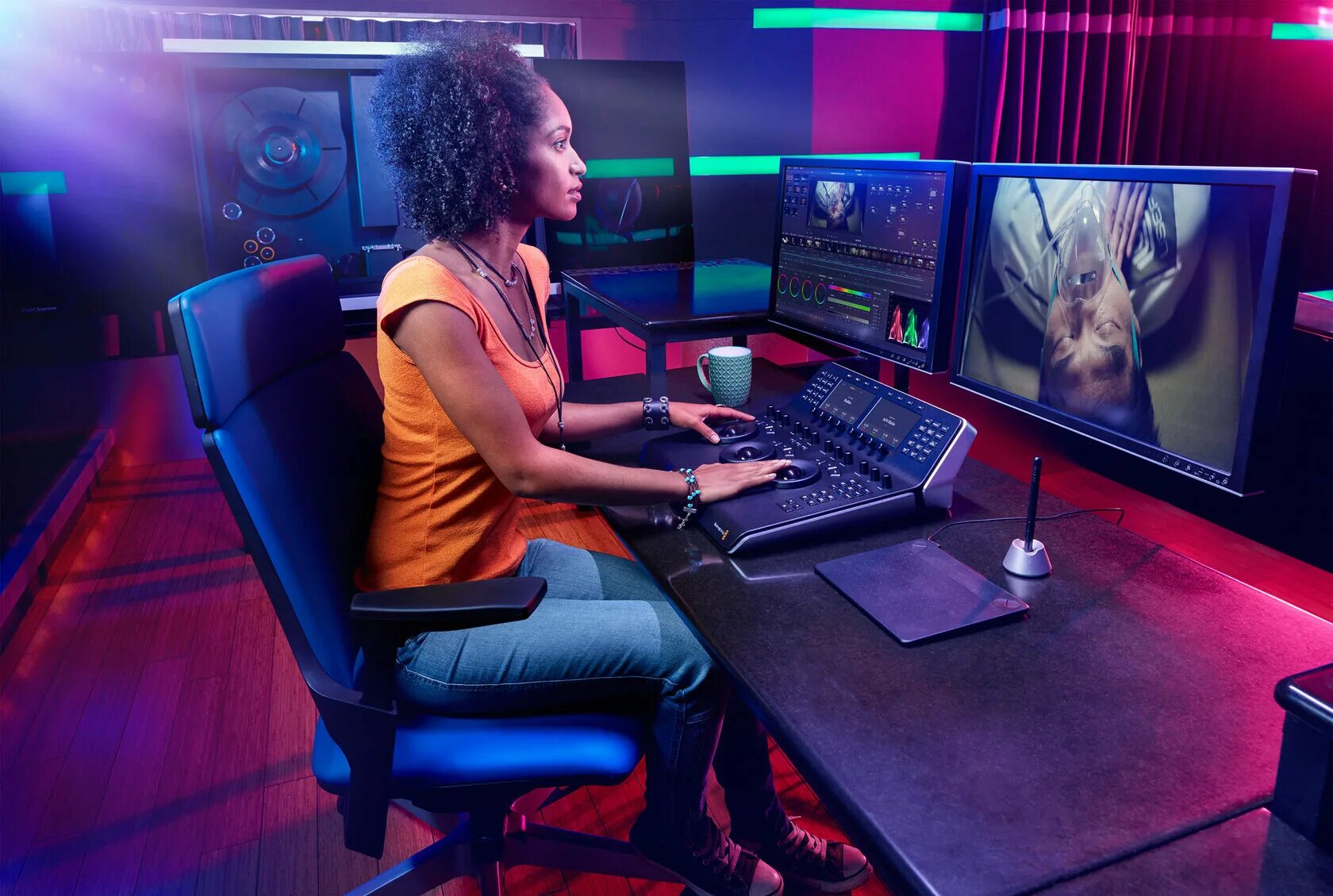 Davinci resolve 6. Blackmagic design davinci resolve studio. blackmagic davinci resolve micro panel. davinci micro panel. видеомонтаж davinci resolve.