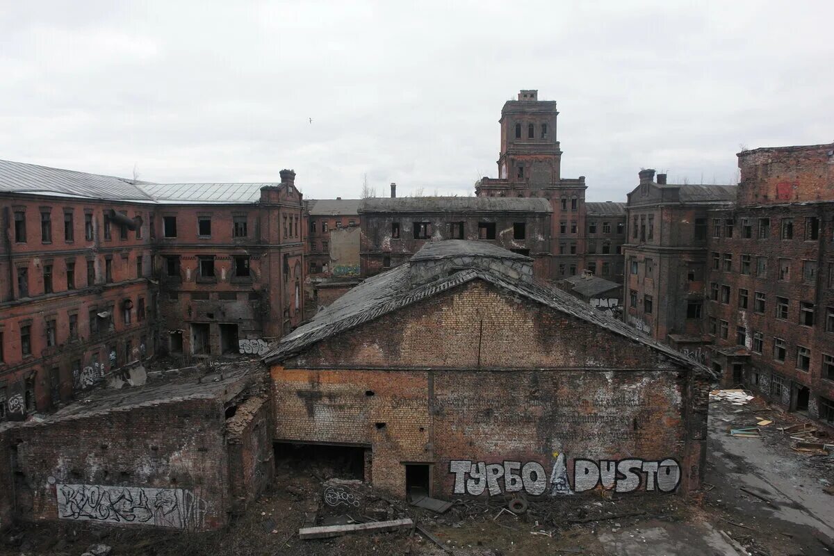 Магнитошахтинкс и что там. Завод красный треугольник в Санкт-Петербурге 2020. Красный треугольник СПБ обрушение. Красный треугольник СПБ заброшка. Заброшенная красный треугольник фабрика в Питере сталкер.