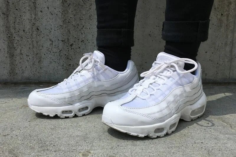Air max 95 white. Белые аир 95. Белые аир 95. Nike air max 95 white. Аир макс 95 белые.