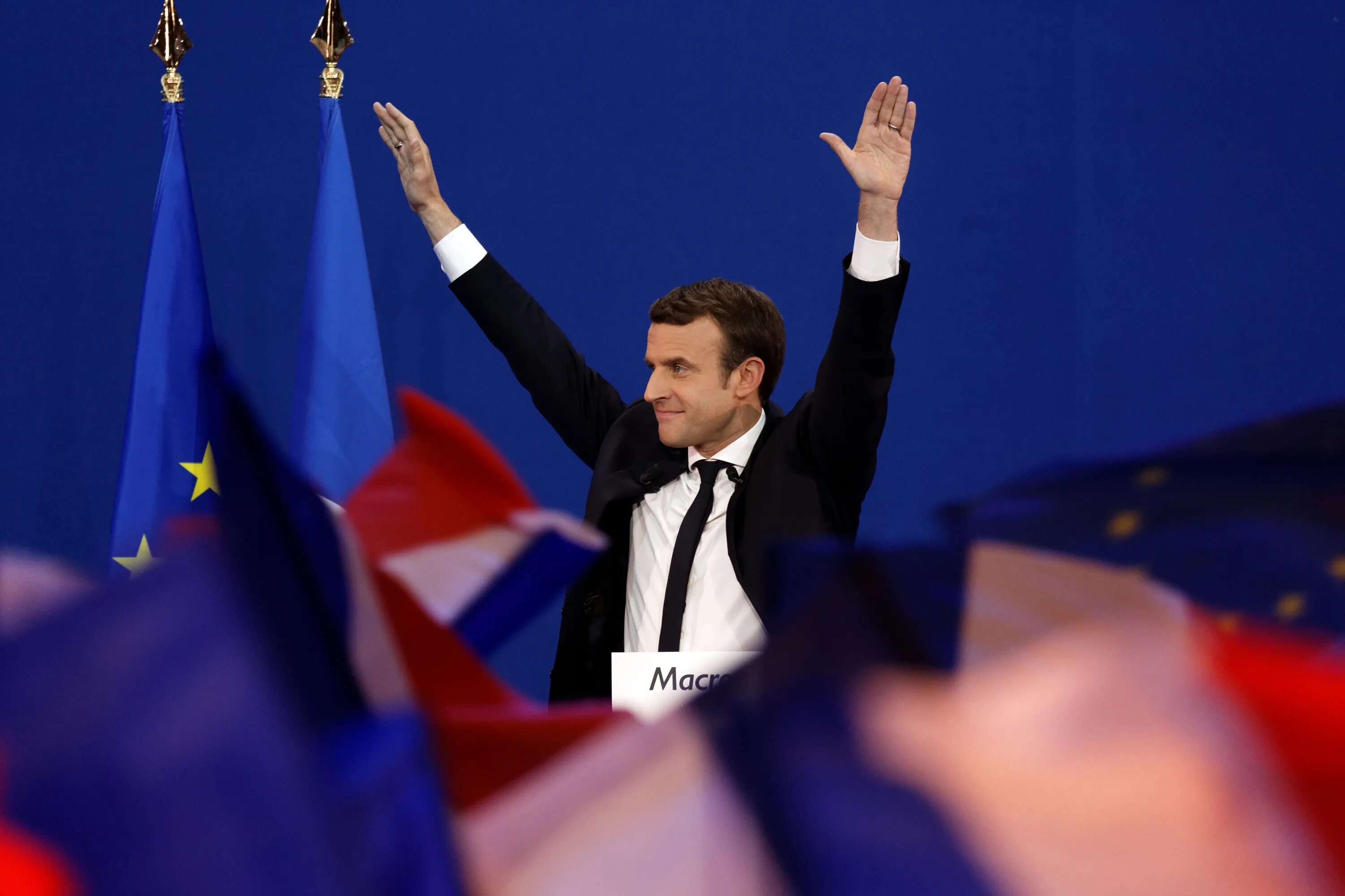Когда президентские выборы во франции. Макрон Франция выборы. Макрон выборы во Франции 2017. Макрон Эммануэль выборы.