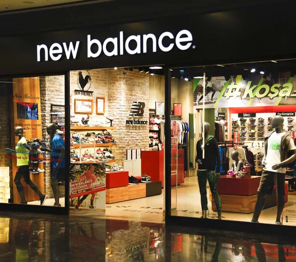 Нью баланс аутлет. New balance магазин. New balance 574 с флагом. New balance аутлет белая дача. New balance аутлет.