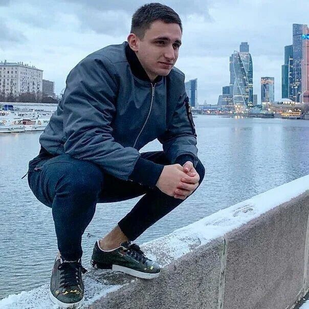 8 МИЛЛИОНОВ подписчиков в Инстаграм Гелендваген Квартира 20 лет Блоггер Михаил Л