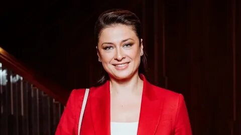 Жалаңаш үлкен кеуделердің жеке суреті