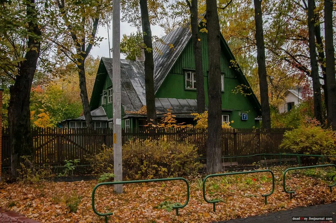 Метро сокол деревня художников. Художников на соколе. Посёлок сокол москва. Посёлок сокол москва. Поселок художников москва сокол.