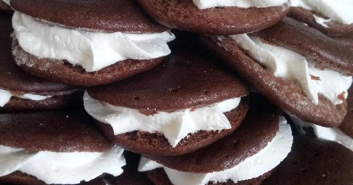Вупи куки. Classic chocolate whoopie pies. Вупи пай с шоколадом. Вупи пай печенье. Пирожное сэндвич вупи.