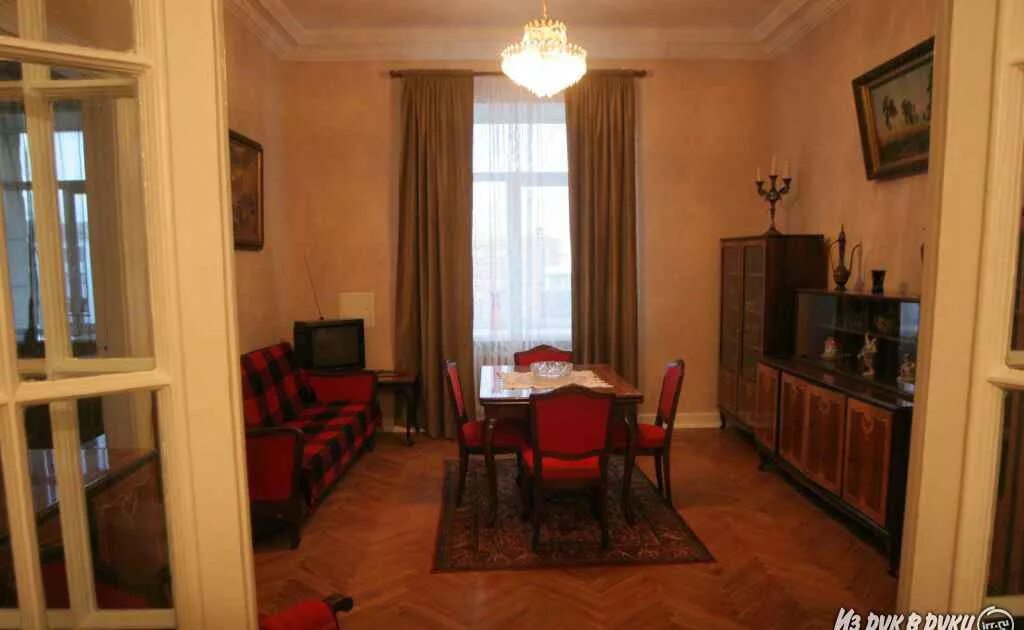 Квартира на новой басманной 4-6. Апартаменты москва улица красина. Мини отель апельсин москва. Хомутовский тупик 4к2. Апартаменты лакшми москва красная площадь.