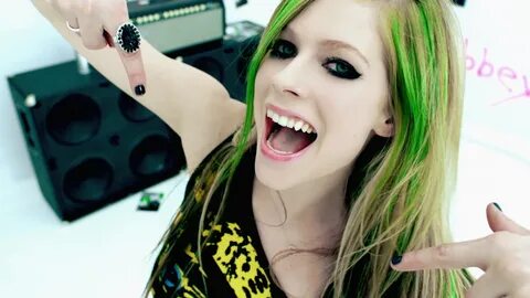 Avril lavigne gifs