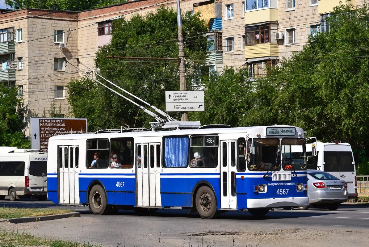 Где сейчас едет троллейбус 9. Где сейчас едет троллейбус 9. Троллейбус зиу 682. Зиу 682г екб. Троллейбус зиу 682 волгоград.