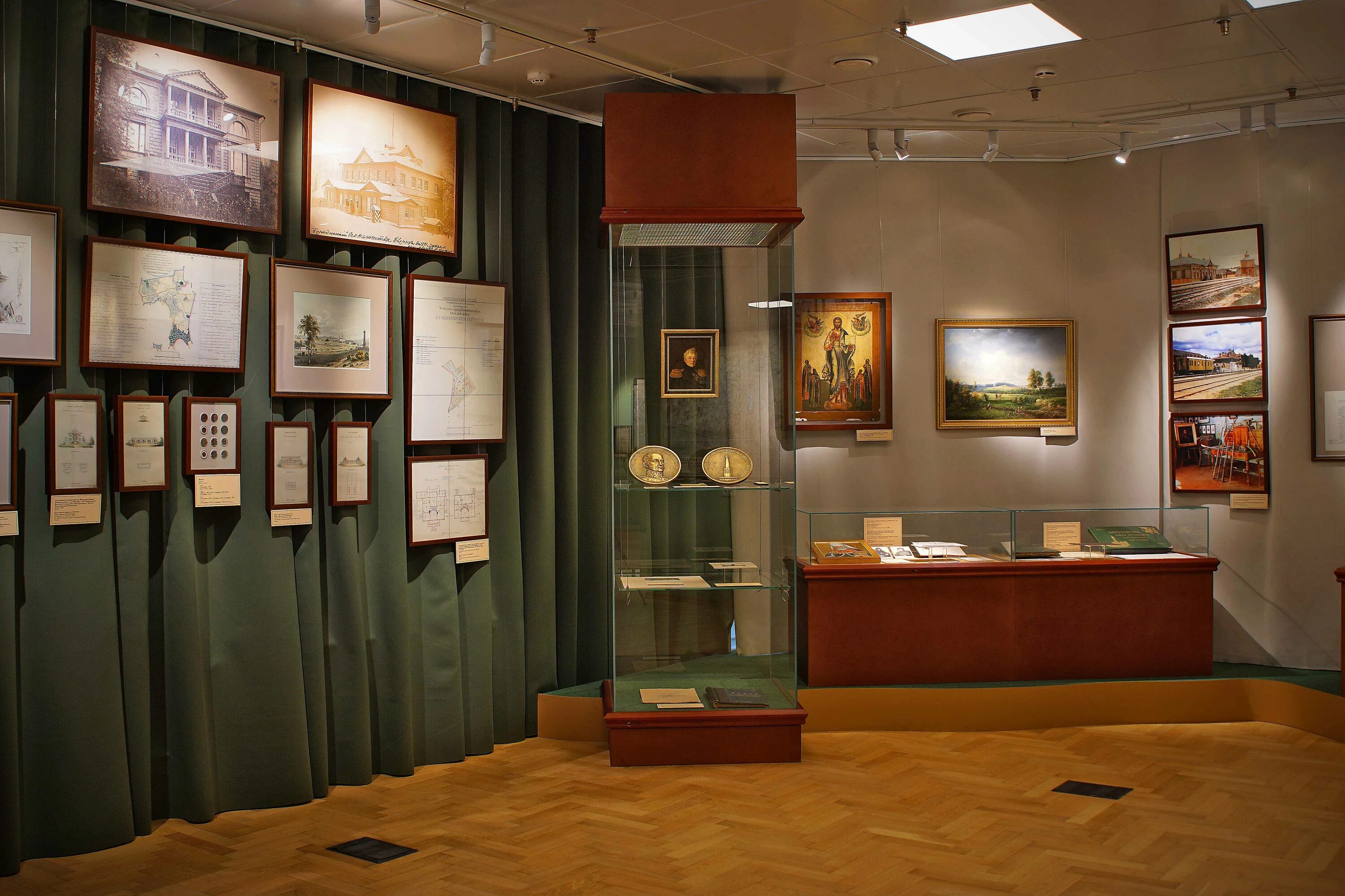 музей скрытая экспозиция. экспозиция расположилась. экспозиция расположилась. краеведческий музей вязьма. образ для выставки искусства.