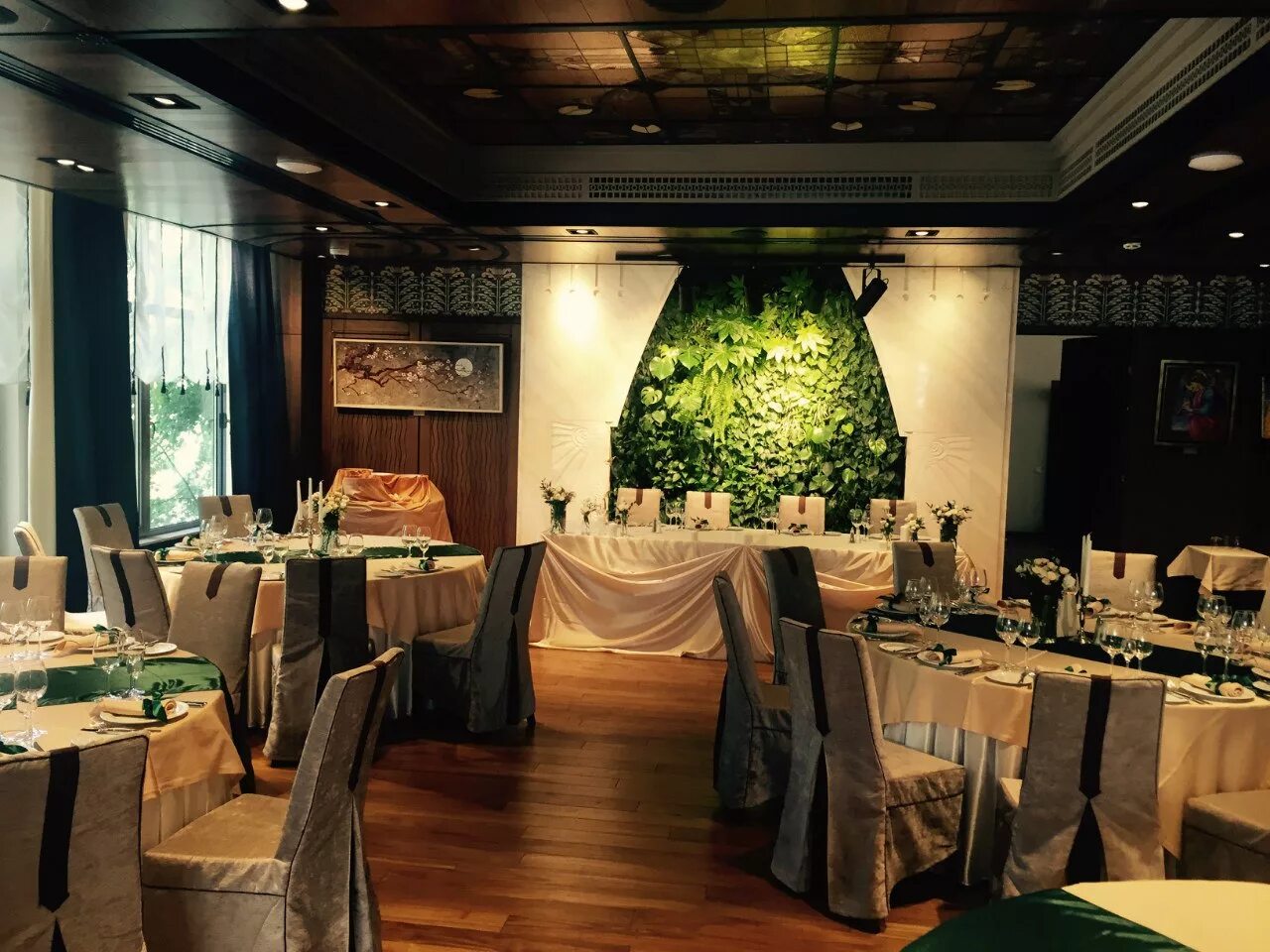 Ресторан север архангельск. Хорошие рестораны на севере. Хорошие рестораны на севере. Северное сияние нижневартовск банкетный зал. Ресторан бар новокузнецкая.