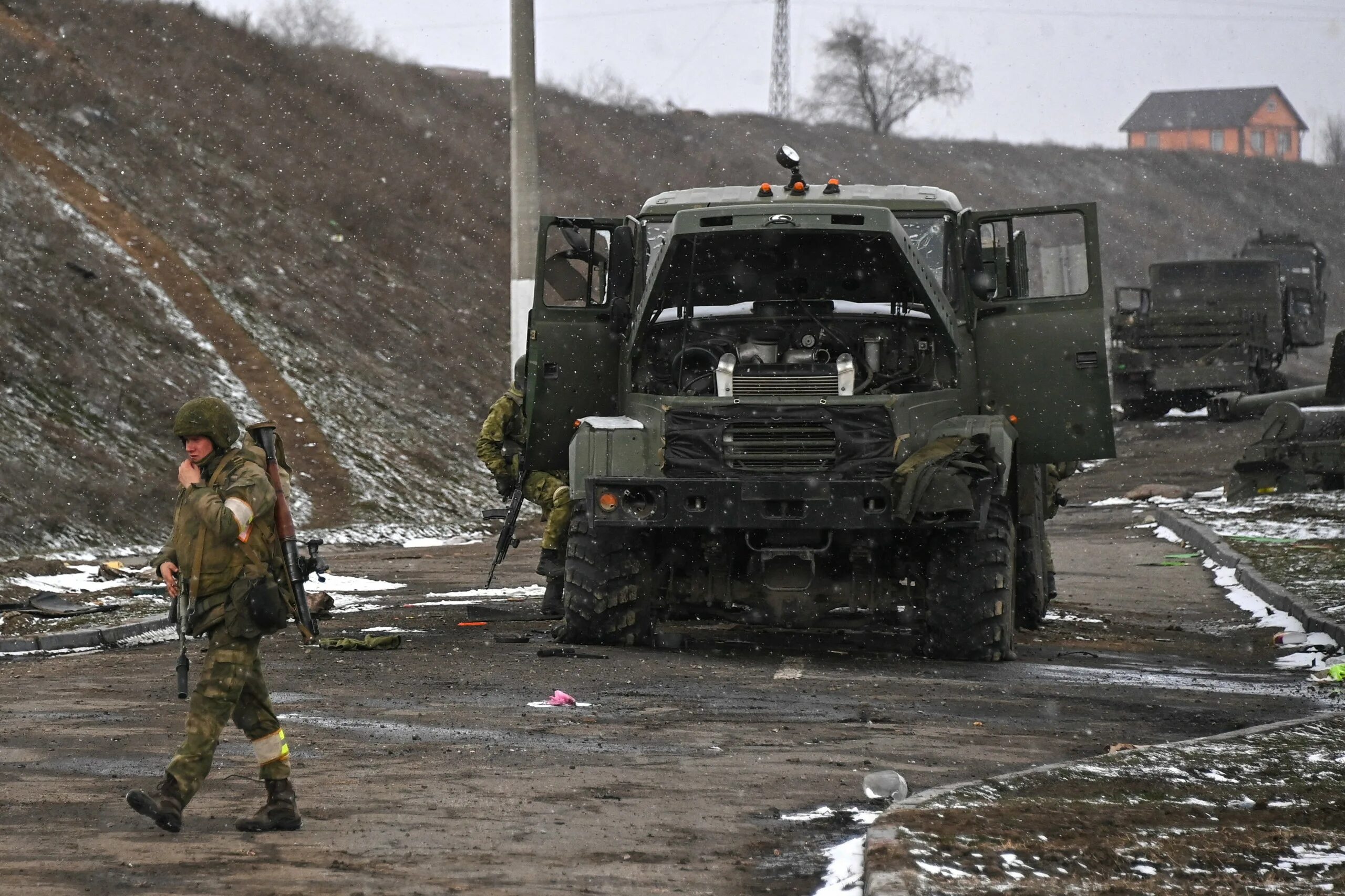 Разбитая техника ВСУ 2022 на Украине. Разбитая Военная колонна. Российская Военная колонна.