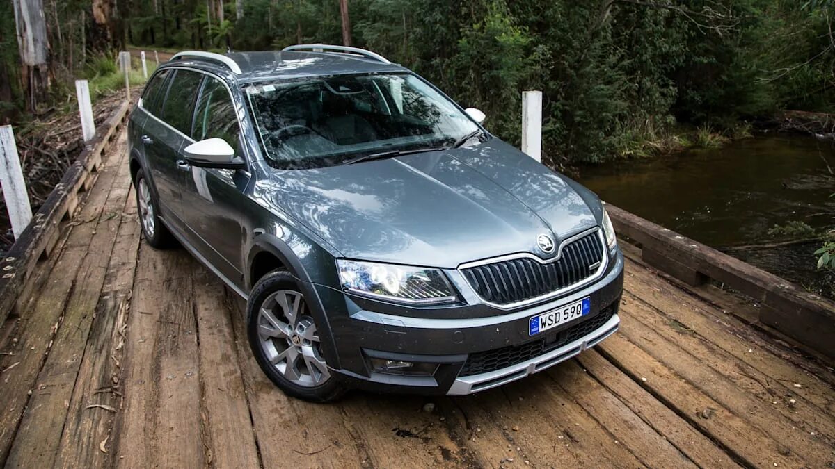 Skoda Octavia Scout 2016. Škoda Octavia Scout. Skoda Octavia Scout 2014. Skoda Octavia Scout 2015.