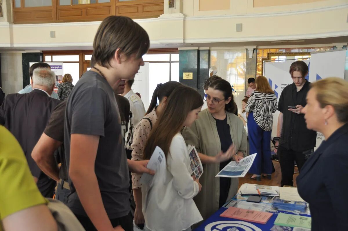 День открытых дверей вузов 2023. Московский спортивный университет. День открытых дверей вузов 2023. День открытых дверей вузов 2023. Нгуэу профессии.