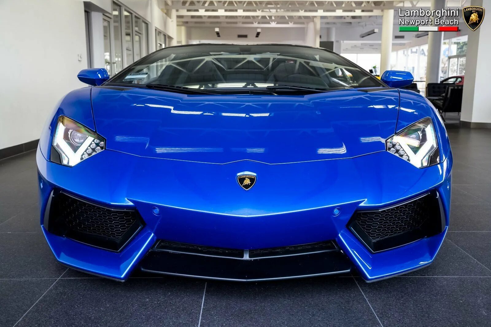 Синий ламборгини хуракан. Lamborghini aventador lp700-4 blue. Ламборгини авентадор синий. Включи синий ламборгини. Включи синий ламборгини.