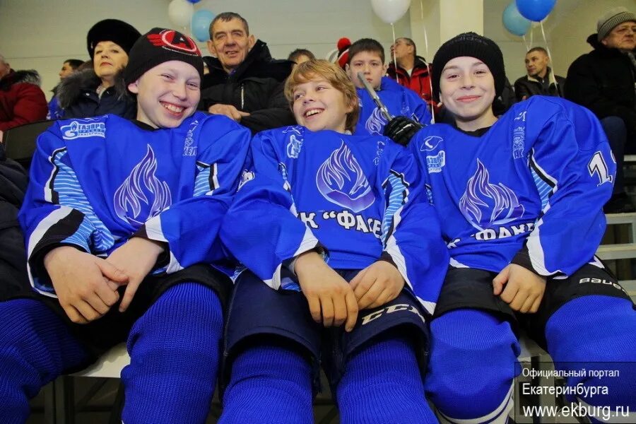 Факел 2010 екатеринбург. Екатеринбург красноармейская 27 фок факел. фок факел екатеринбург. факел 2007 хоккей екатеринбург. хоккейный клуб факел екатеринбург.