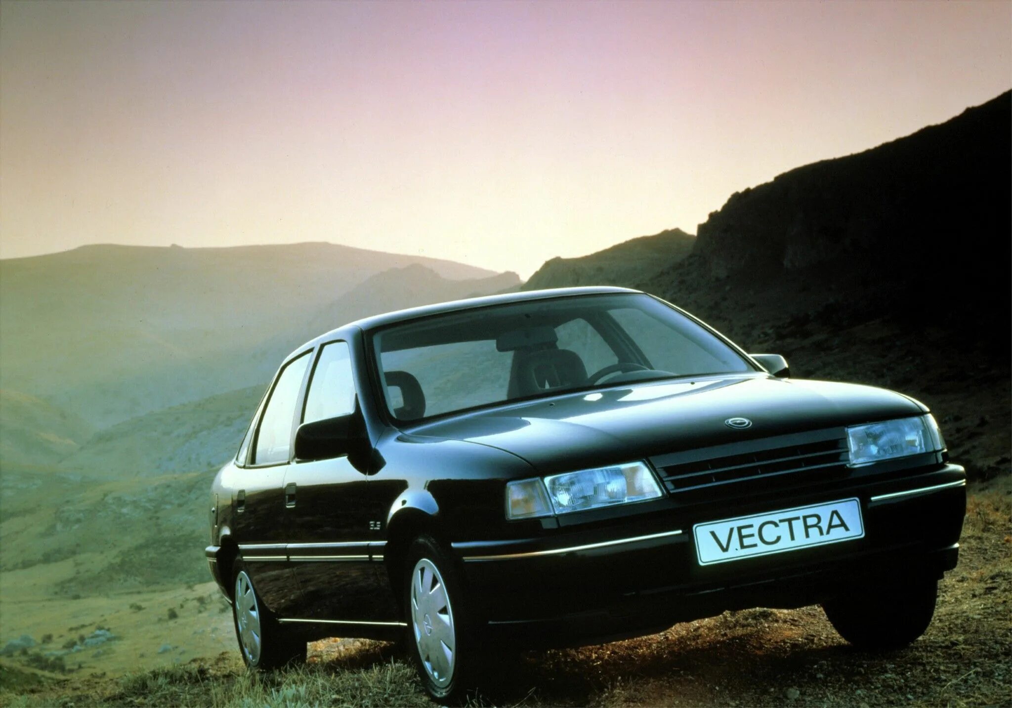 Вектра б года выпуска. Opel Vectra 1988 седан. Опель Вектра седан 1990. Opel Vectra 1992. Опель Вектра 1995 седан.