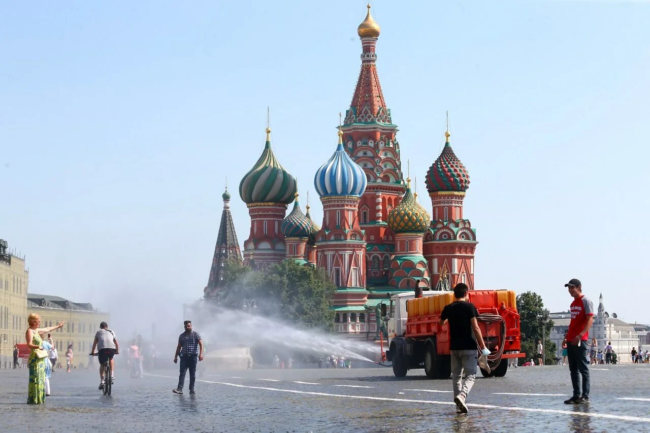 Как называется жара. Москва днем. жара 2010 года в москве. оранжевый уровень опасности в москве. жара в москве.
