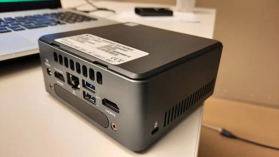 Неттоп ssd. Неттоп iru nuc 113. системный блок intel nuc boxnuc5cpyh. неттоп dns porto 0158232 elite mini pc t4. axiompc неттоп.