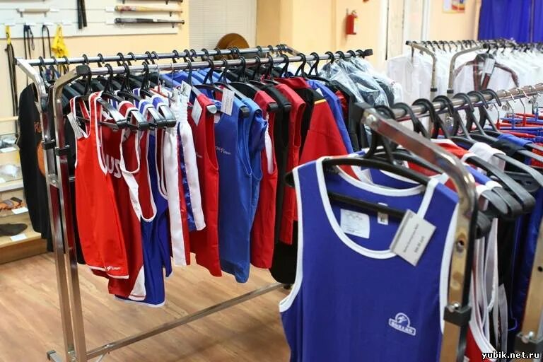 рэй мультибренд екатеринбург. луч костюм. спортивные беговые штаны. фартук для подготовки лыж. спортивная одежда ray екатеринбург.