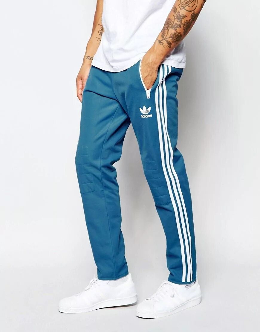 Штаны оригинал купить. Штаны adidas Originals спортивки. Брюки спортивные adidas Originals track Pants. Штаны адидас Ориджиналс. Штаны adidas Originals 90.