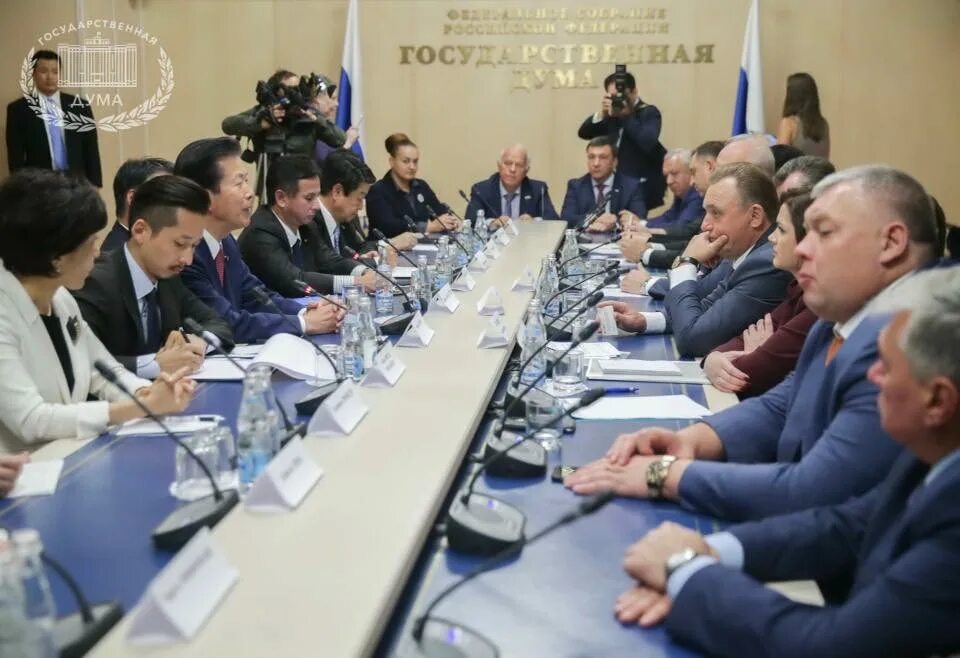 баас (сирийское региональное отделение). дипломатия и политика. визит делегации из вьетнама. дипломатический этикет. собрание президентов.