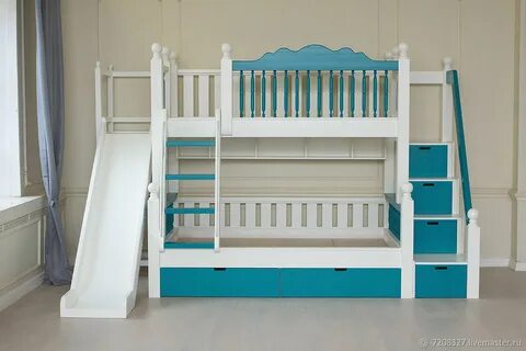 Детская кровать с лестницей